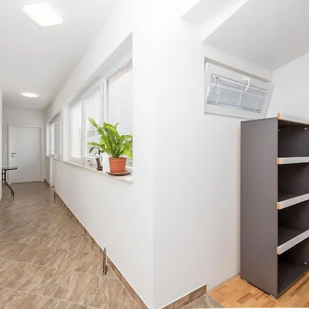 Pet Friendly In Vinjani Donji With House A Panoramic View شقة *