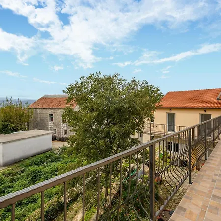 Pet Friendly In Vinjani Donji With House A Panoramic View Apartment Majici